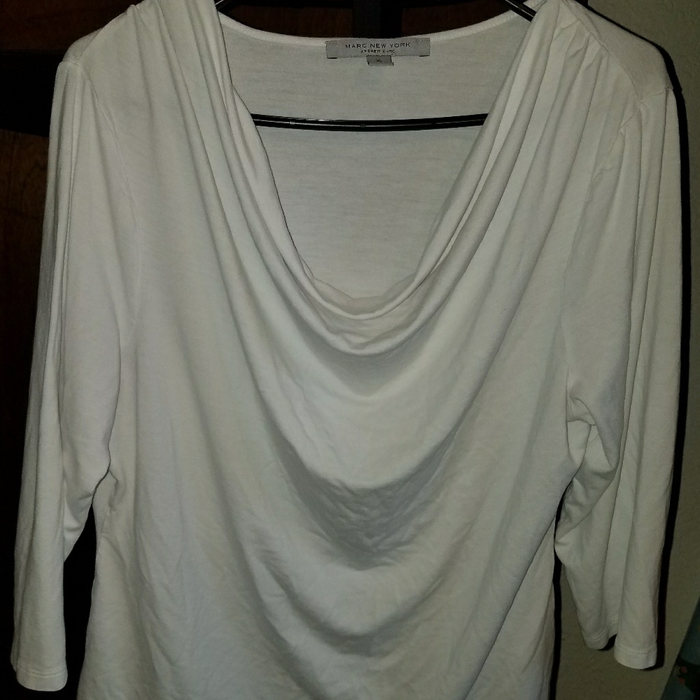 Super cute drape front 3/4 sleeve blouse
